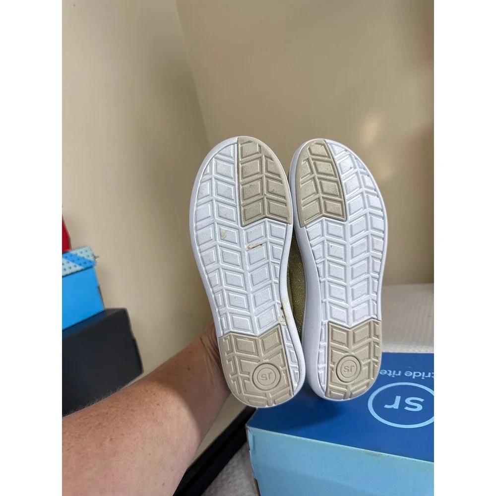Stride Rite Mary Jane Kids 2M Holly Champagne Gold Glitter Flower NIB